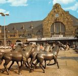 Bad Aachen Hauptbahnhof mit Pferdegruppe ngl 305.720