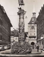 Bern, la fontaine du joeur de cornemuse gl1955 G5051