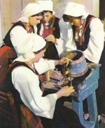 Zlarin, Obrada Korala, Trachten-Gruppe ngl G5299