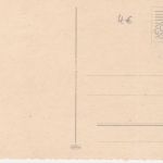 Mädchen mit rotem aufgespanntem Schirm und Regenanzug ngl 222.592