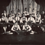 Orchester in Tracht ngl 161.167