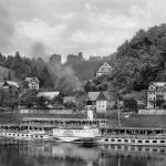 Rathen (Sächsische Schweiz) mit Elbdampfer "Dresden" gl 191.080