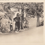 Neujahr-Grüße mit Kind im Winterwald gl1936 E7442