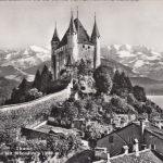 Thun, Schloss mit Blüemlisalp ngl E9425