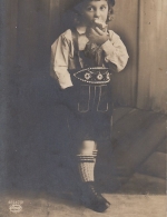 Ein kleiner Frechdachs glum 1910? F0744
