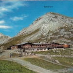 Davos, Berghaus Strelapass, mit Weissfluh und Schiahorn gl1973 F4167