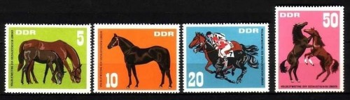 DDR MI-NR. 1302-1305 POSTFRISCH(MINT) VOLLBLUTMEETING IN HOPPEGARTEN PFERDE und FOHLEN