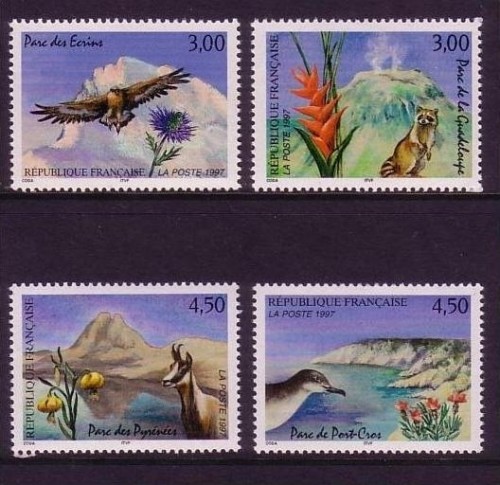 FRANKREICH MI-NR. 3197-3200 POSTFRISCH(MINT) NATURPARKS 1997 ADLER WASCHBÄR GEMSE STURMTAUCHER