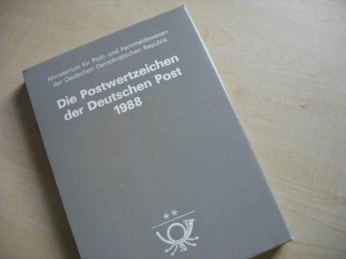 DDR JAHRBUCH 1988 POSTFRISCH MIT SCHUBER