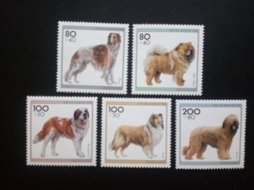 DEUTSCHLAND MI-NR. 1836-1840 POSTFRISCH HUNDERASSEN 1996 COLLIE BERNHARDINER CHOW-CHOW