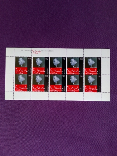 DEUTSCHLAND MI-NR. 2101 POSTFRISCH(MINT) KLEINBOGEN 75. TODESTAG FRIEDRICH EBERT 2000 POLITIKER