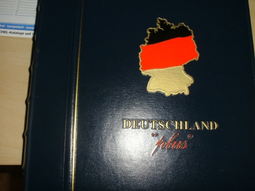 DEUTSCHLAND KLASSIK PLUS VORDRUCKBLAETTER 1998-2000 UND BRIEFMARKEN POSTFRISCH(MINT) UND GESTEMPELT(USED) IM RINGBINDER
