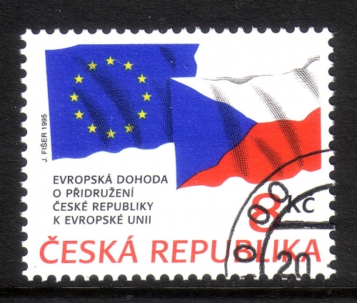 TSCHECHISCHE REPUBLIK MI-NR. 62 GESTEMPELT(USED) MITLÄUFER 1995 FLAGGEN ASSOZIIERTES MITGLIED DER EU