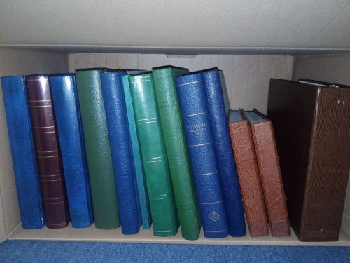 NEUE STÖBERKISTE GROSS MIT SAMMLUNGEN UND EINSTECKBÜCHERN WIEDER DA. HOHER KATALOGWERT CA. 20 KILO INVENTURKISTE