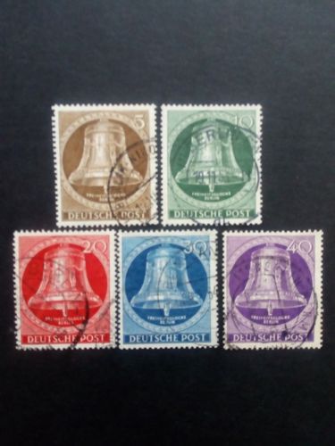 BERLIN MI-NR. 101-105 GESTEMPELT(USED) FREIHEITSGLOCKE KLÖPPEL Mitte