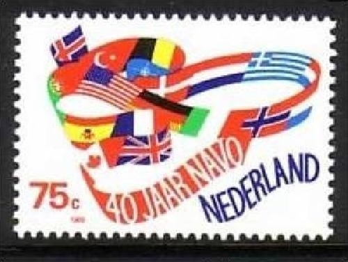 NIEDERLANDE MI-NR. 1360 POSTFRISCH(MINT) MITLÄUFER 1989 NORDATLANTIKPAKT NATO FLAGGEN