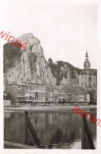 Deutsche Soldaten in der Stadt Dinant Belgien