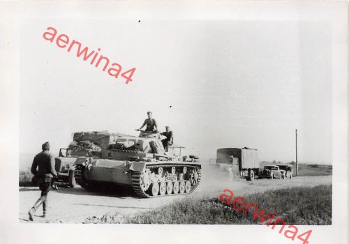 Vormarsch deutscher Panzer III Rollbahn Wilna Litauen Ostfront