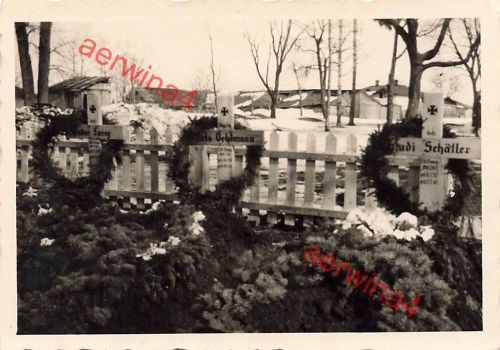 Deutsche Heldengräber Soldaten gefallen 1942 in Sumy Ukraine Ostfront
