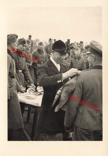 Deutsche Soldaten Auszeichnung zur Fuchsjagd Besatzungstrupp Frankreich