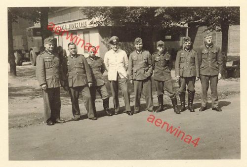 Gruppenfoto deutsche Soldaten Sanitäter in Leipzig