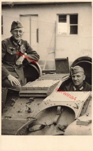 Deutsche Soldaten im franz. Chenillette -Schlepper am Zoo Leipzig Großfoto