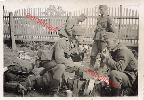 Ankunft deutsche Soldaten am Bahnhof in Pleskau Russland Ostfront