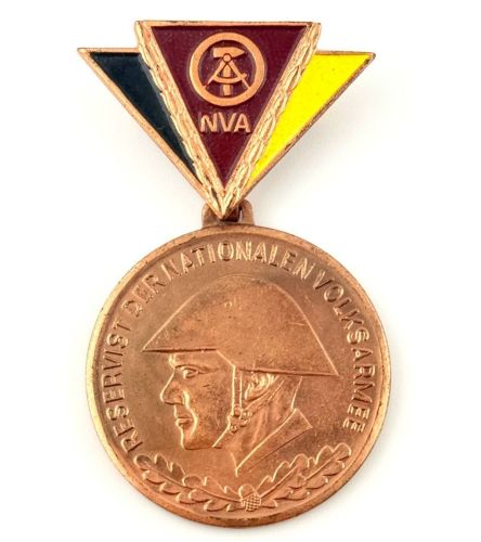 DDR NVA Reservistenabzeichen Medaillenform 1966-1989 in Bronze