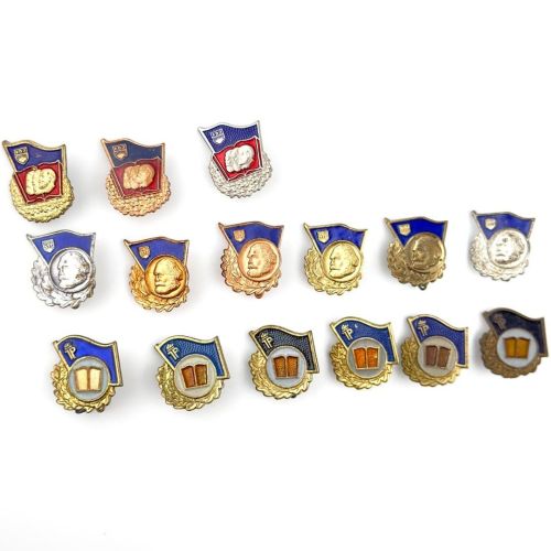 DDR FDJ 15 Abzeichen Für gutes Wissen Gold, Silber, Bronze Freie Deutsche Jugend