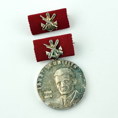 DDR GST Ernst-Schneller-Medaille in Silber