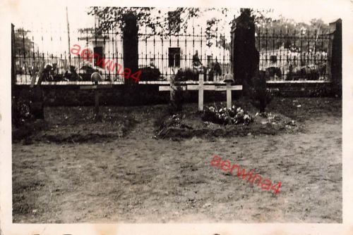 Deutsche Heldengräber Stahlhelm in Odessa Ukraine Ostfront