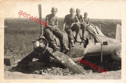 Deutsche Soldaten russ. Flugzeug JL-2 Eiserner Gustav Smolensk Russland Ostfront