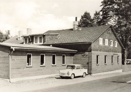 AK DDR Neuhaus am Rennweg Rennsteigbaude Wartburg Oldtimer Thüringen Postkarte