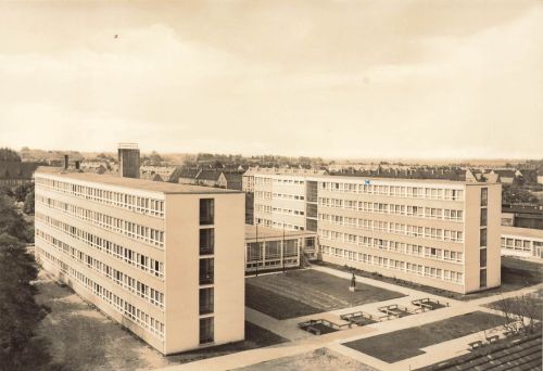 AK DDR Köthen Pädagogisches Institut Studentenwohnheime Sachsen-Anhalt Postkarte