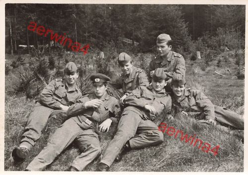 DDR NVA GT Foto Gruppenbild Felddienst Unteroffizier Soldaten Grenztruppen
