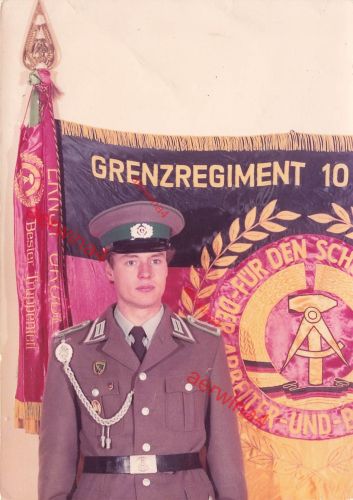 DDR NVA GT Foto Truppenfahne Grenzregiment 10 Ernst Grube Plauen Grenztruppen