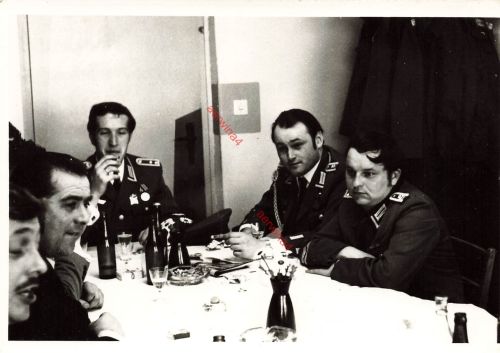 DDR NVA GT Foto Unteroffiziere Mannschaft am Tisch Grenztruppen der DDR
