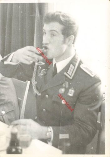 DDR NVA GT Foto Portrait Unteroffizier Feldwebel Medaille Abzeichen Grenztruppen