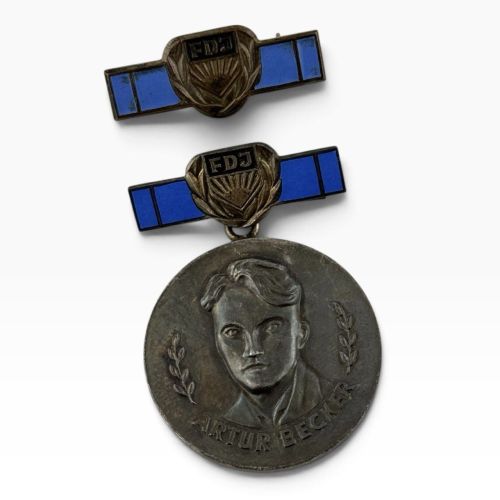 DDR FDJ Artur-Becker-Medaille in Silber