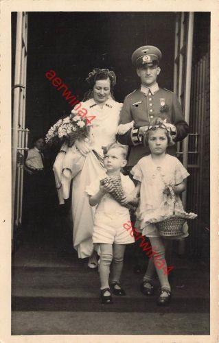 Foto Portrait Deutscher Soldat Medaille Hochzeit Kind und Frau Chemnitz Großfoto