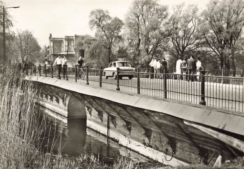 DDR AK Werder Havel Inselbrücke Oldtimer Brandenburg Postkarte