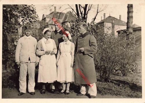 Foto verletzte Soldaten mit Krankenschwestern im Lazarett Bautzen Sachsen