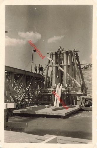 Foto Deutsche Pioniere Brückenbau Pruth-Brücke Cernowitz Ukraine Ostfront