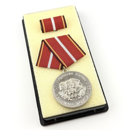 DDR NVA Verdienstmedaille der Nationalen Volksarmee in Silber
