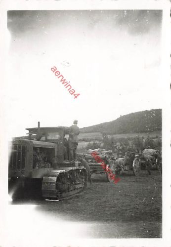 Russ. Beute Raupe Stalinez mit deutschen Geschütz Roslawl Russland Ostfront