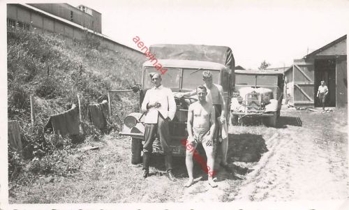 Deutsche Soldaten Tschechischer LKW Praga RV Militärgelände Bordeaux Frankreich