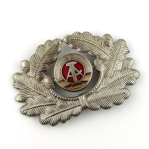 DDR NVA LaSK Mützenabzeichen Offiziere silberfarben Mützenkranz Korkade