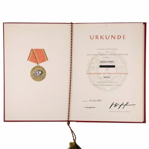 DDR NVA Urkunde Verdienstmedaille der NVA Bronze 1976 Oberleutnant