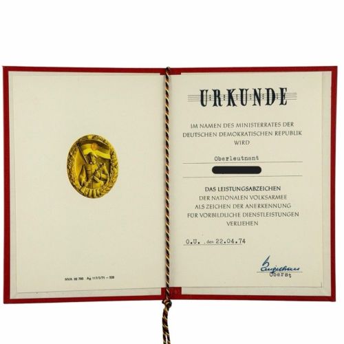DDR NVA Urkunde Leistungsabzeichen der Nationalen Volksarmee 1974 Oberleutnant