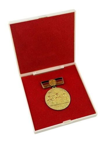 DDR Medaille 30. Jahrestag der Gründung der Deutschen Demokratischen Republik